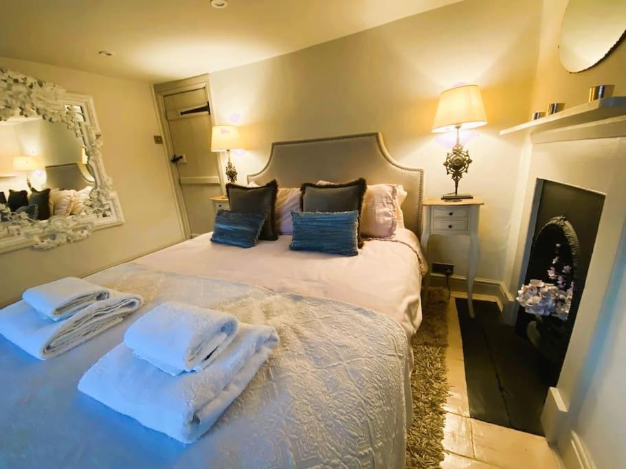 Beautiful Immaculate Aldeburgh Cottage, Sunny Outdoor Space, Free Parking - Easy Walk To Beach & Town Exterior foto