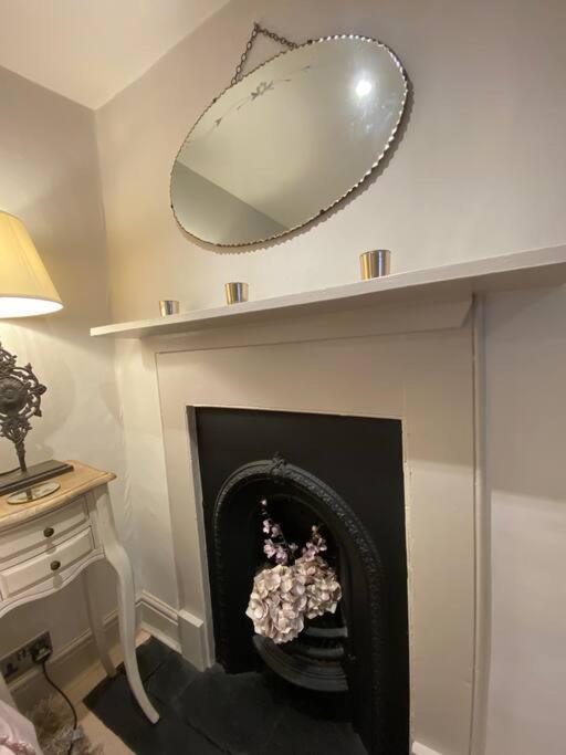 Beautiful Immaculate Aldeburgh Cottage, Sunny Outdoor Space, Free Parking - Easy Walk To Beach & Town Exterior foto